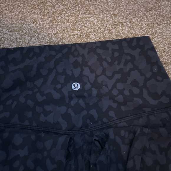 lululemon athletica Black Patterned Leggings - Picture 3 of 4